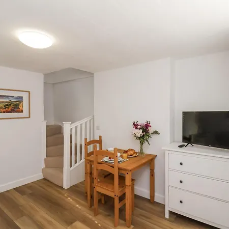 펜션 96 Church Street