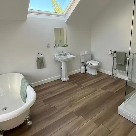 96 Church Street * 기스버러