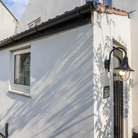 펜션 96 Church Street *